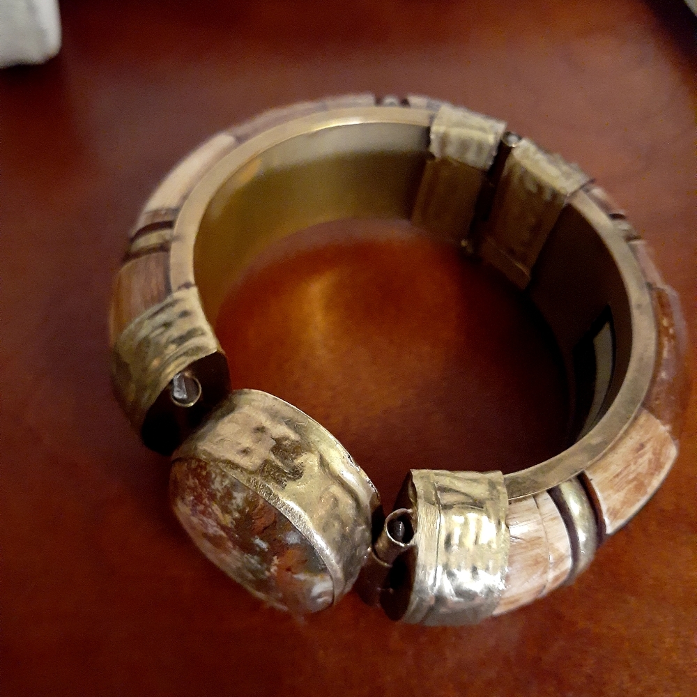 SALE💗indian Bone Cuff W/ Jasper Stone - Picture 10 of 12
